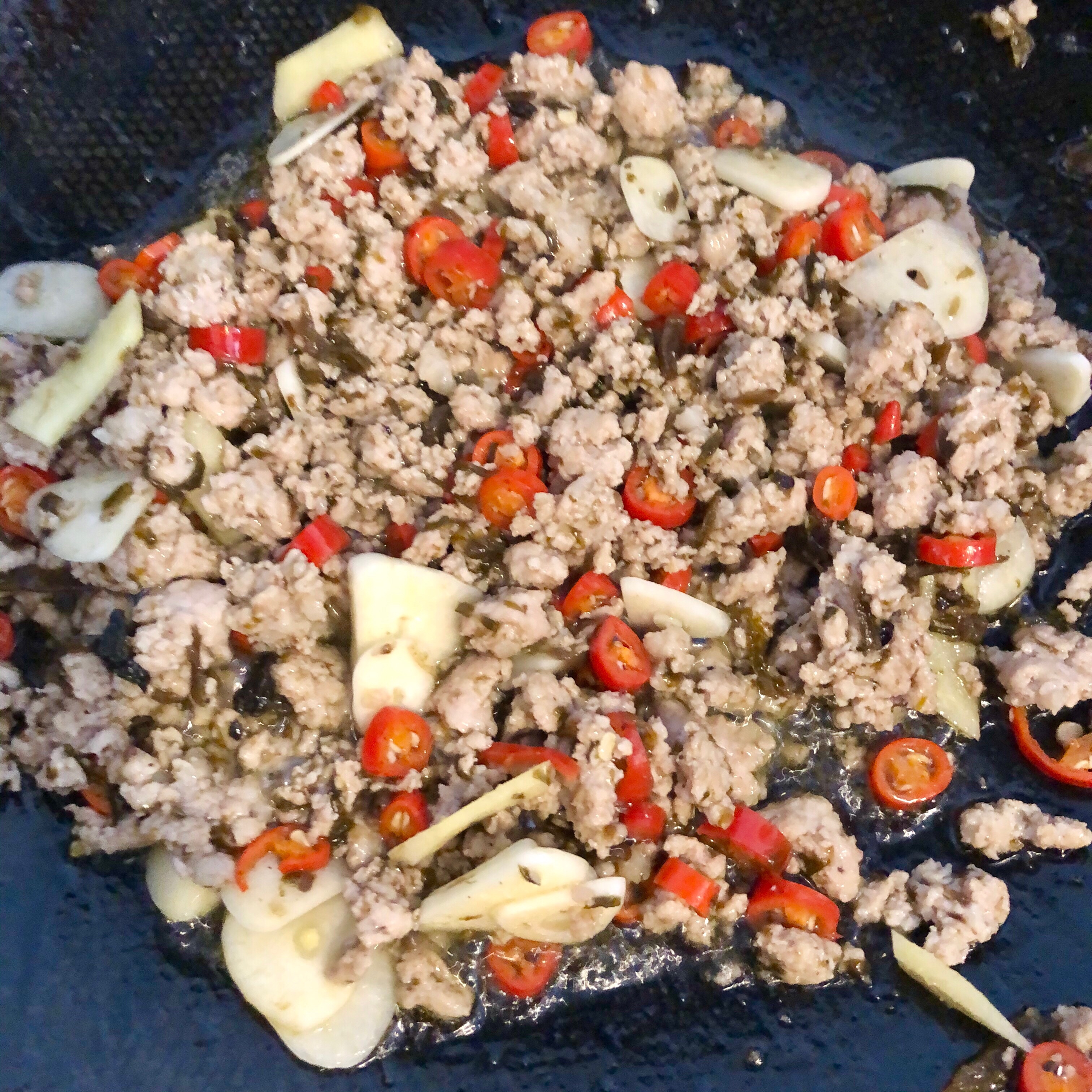 超级下饭的 橄榄菜肉末炒豆角（豇豆）的做法 步骤3