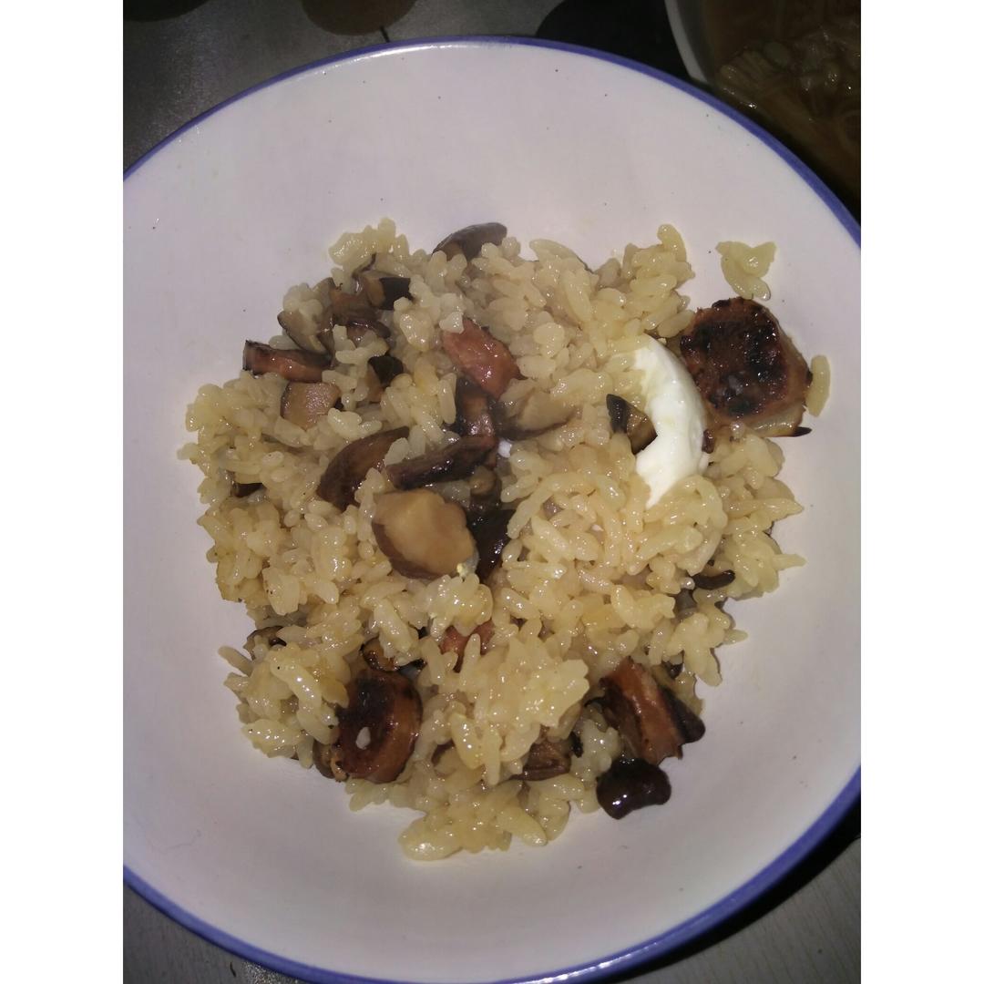 电饭锅版香菇腊肠饭