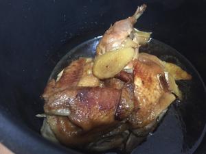超简单又美味的电压力锅焖鸡法的做法 步骤2