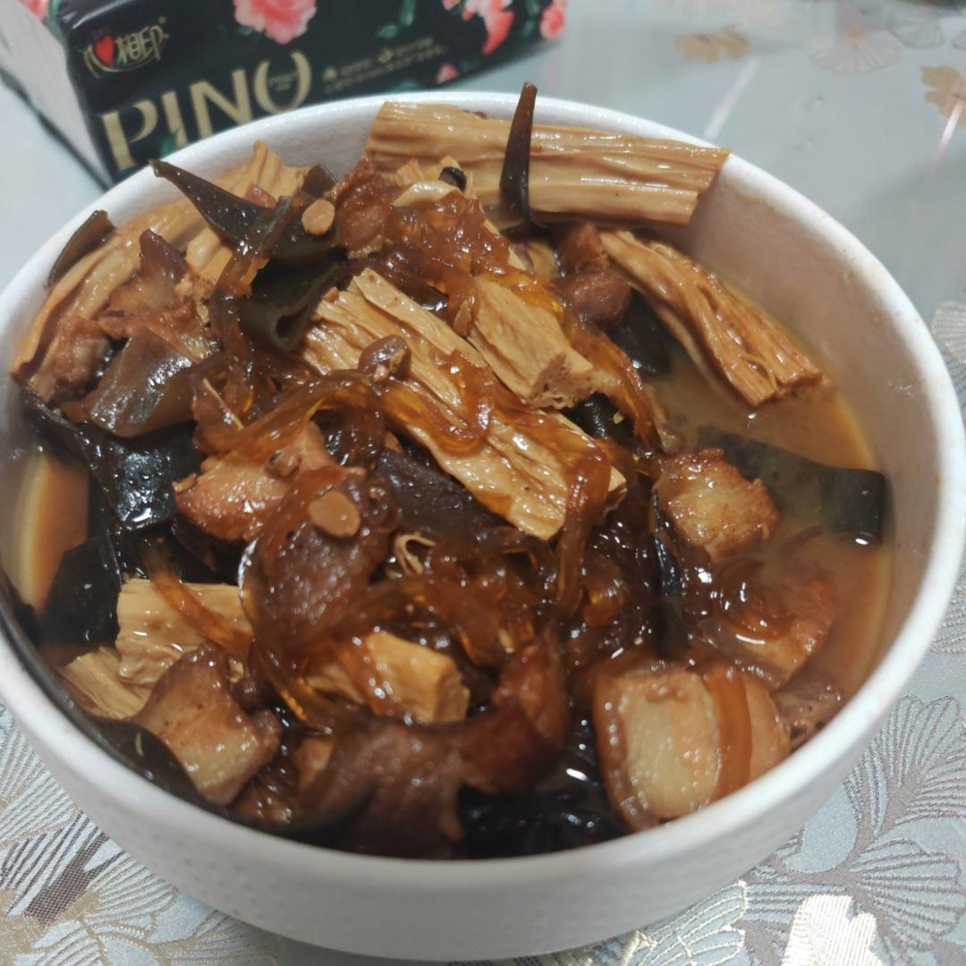 超下饭的海带香菇腐竹烧牛肉
