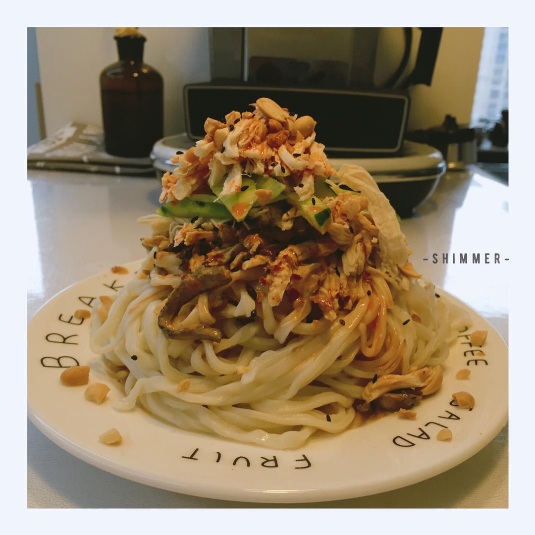 【鸡丝凉面】