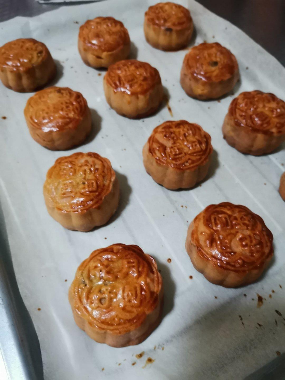 广式莲蓉（豆沙）蛋黄月饼（超详细步骤）