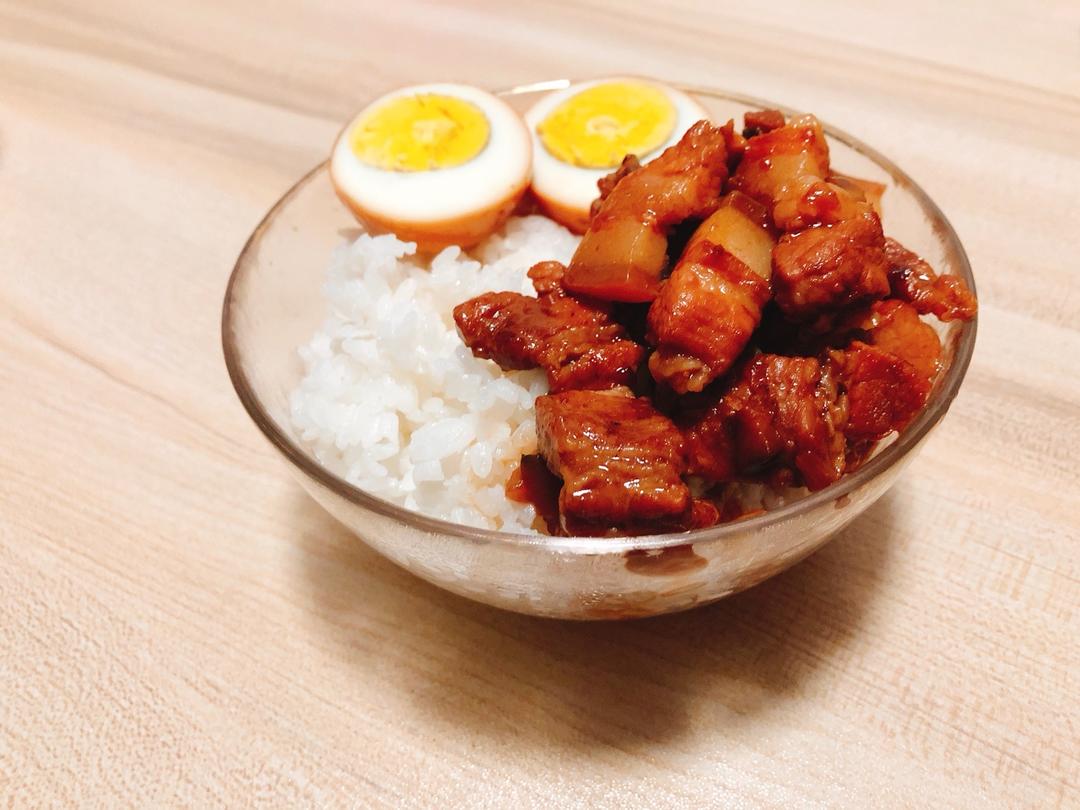 洋葱酥卤肉饭