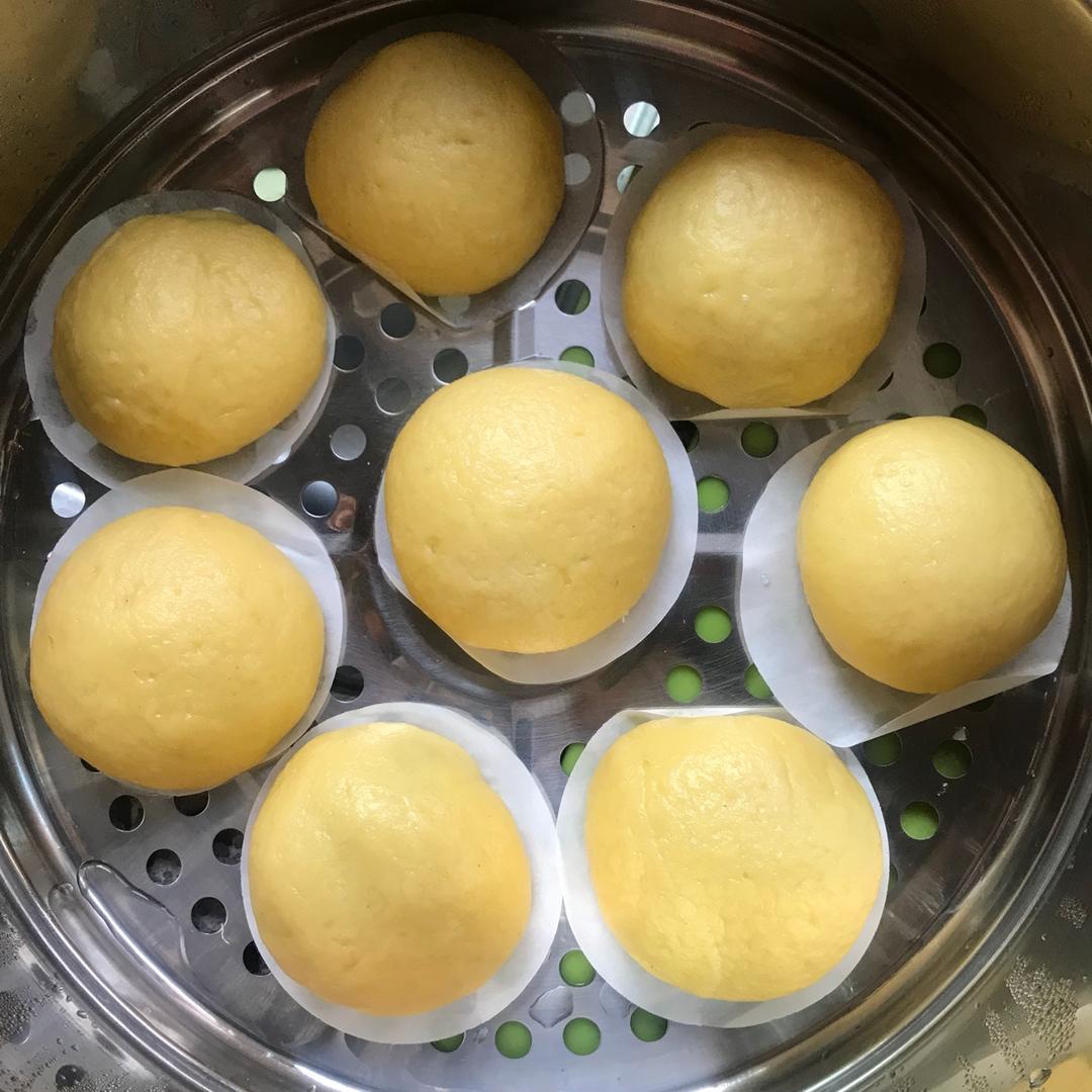 玉米面包子