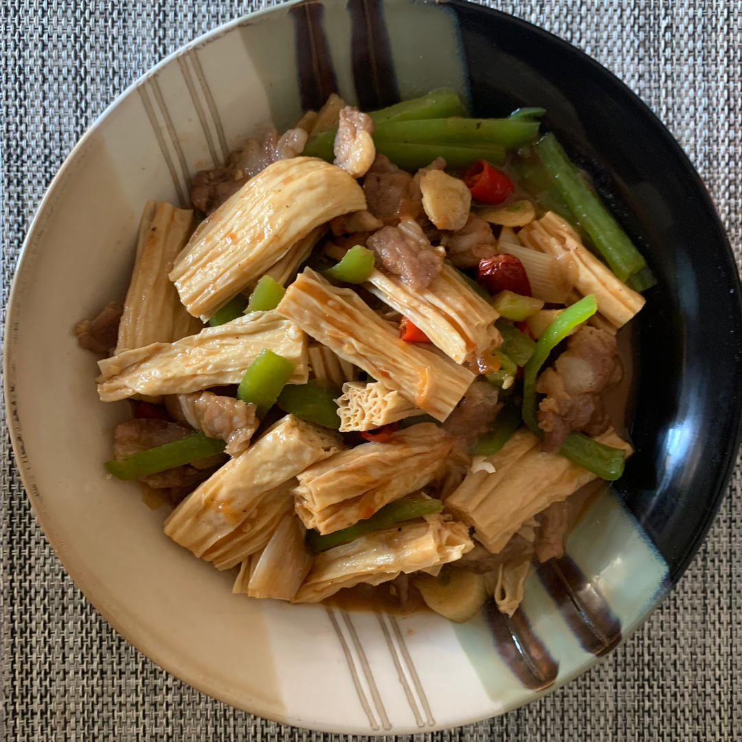 腐竹炒肉