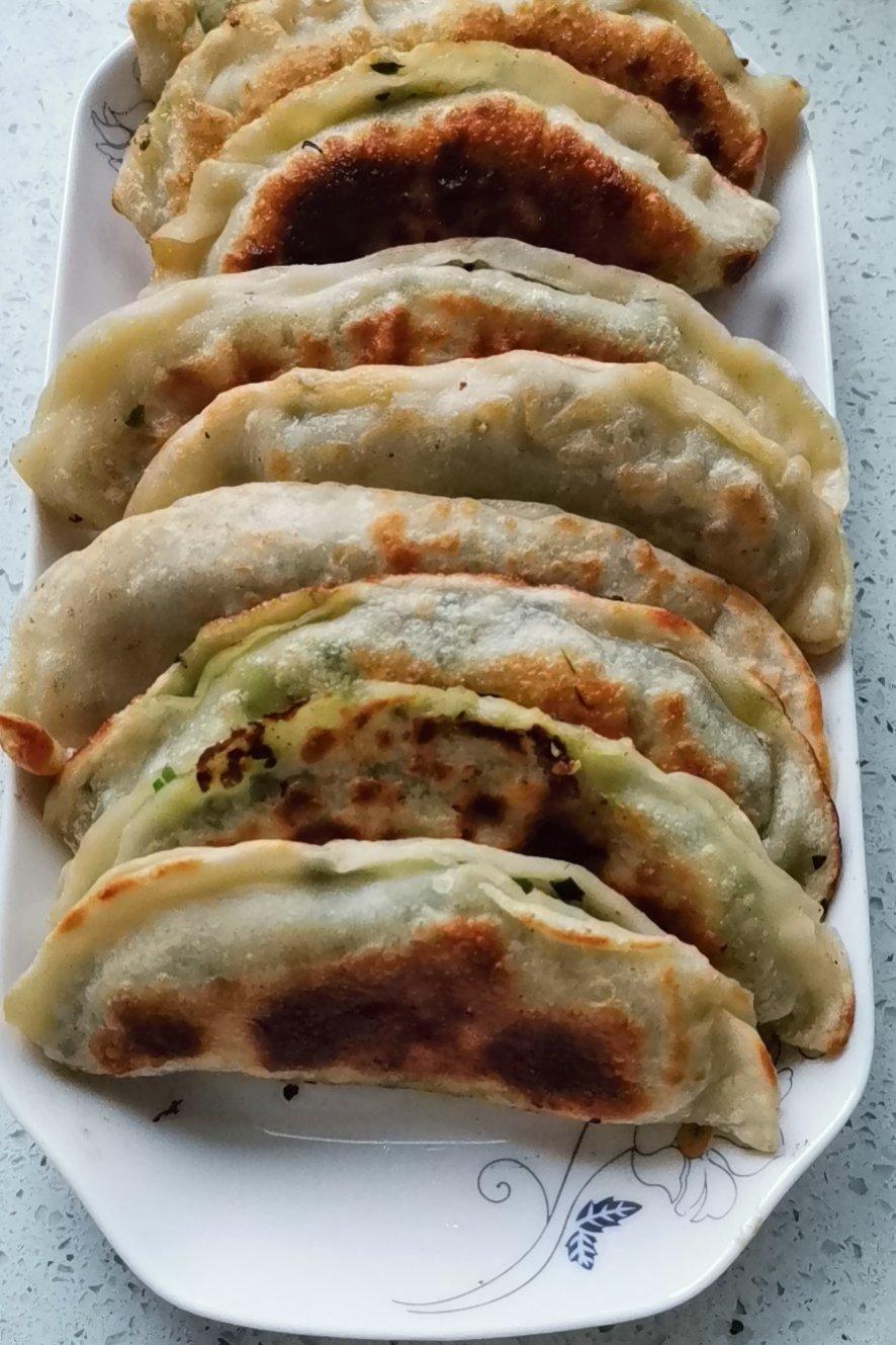 能使鸡蛋顺滑的韭菜盒子做法