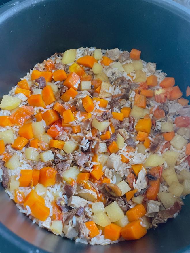 土豆胡萝卜焖饭的做法