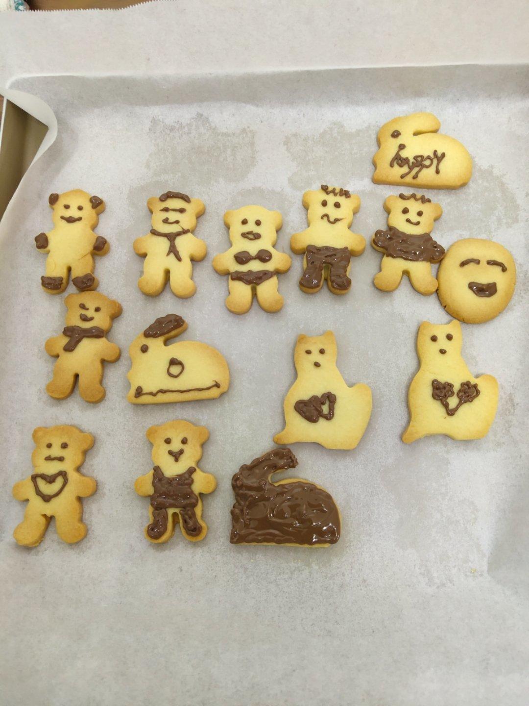 超简单！好吃又平整的糖霜饼干底的做法（附贴心小提示哦）