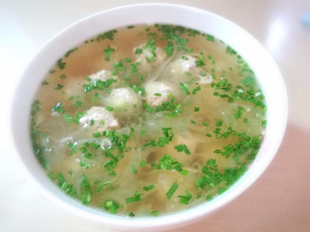 老少皆宜虾皮黄瓜豆腐肉丸汤的做法