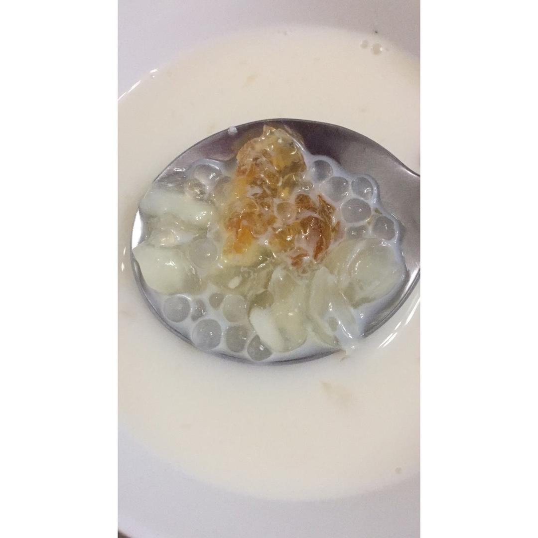 桃胶牛奶西米露