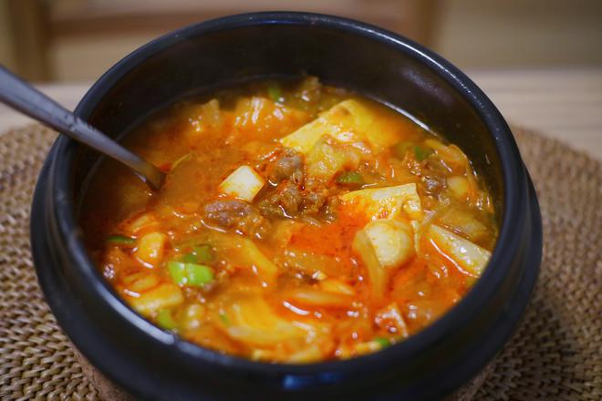 韩式 泡菜牛肉豆腐汤的做法