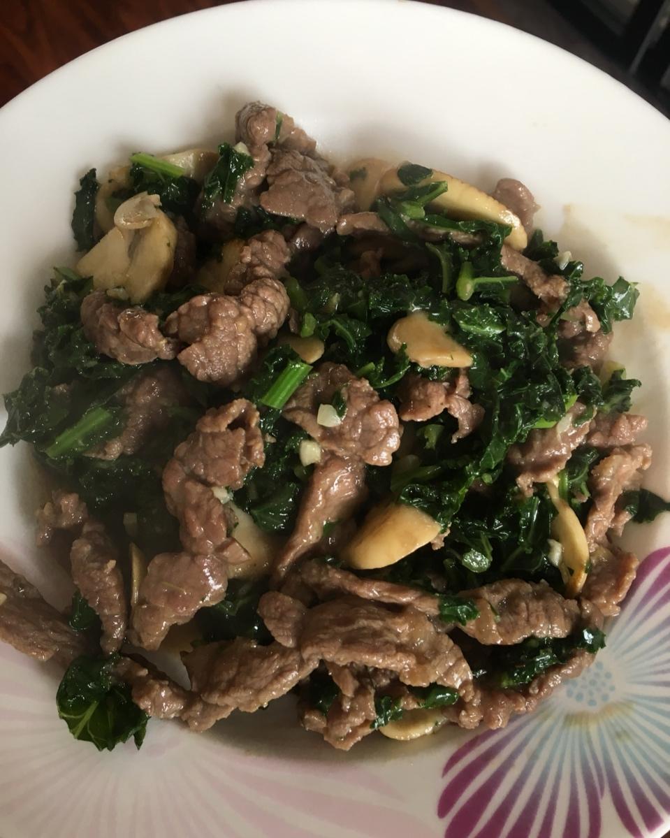 【健康三餐】蘑菇牛肉炒羽衣甘蓝
