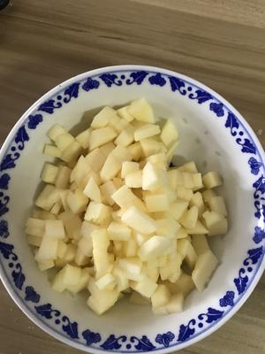 香酥的🍎苹果、🥒黄瓜派、🍍菠萝派（手抓饼皮超级简单）的做法 步骤2
