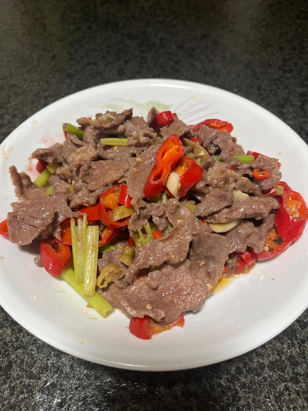 小炒牛肉（肉嫩味香）
