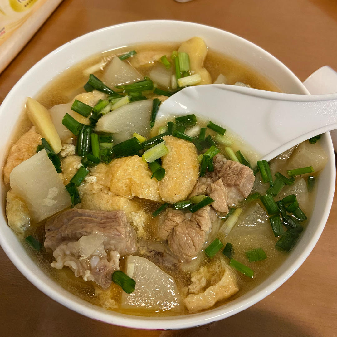 萝卜炖排骨-秋冬懒人汤