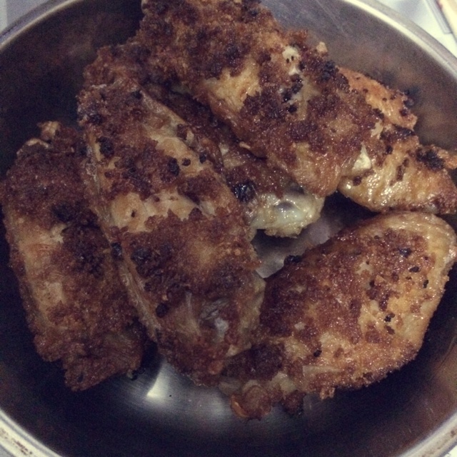 面包糠炸鸡翅