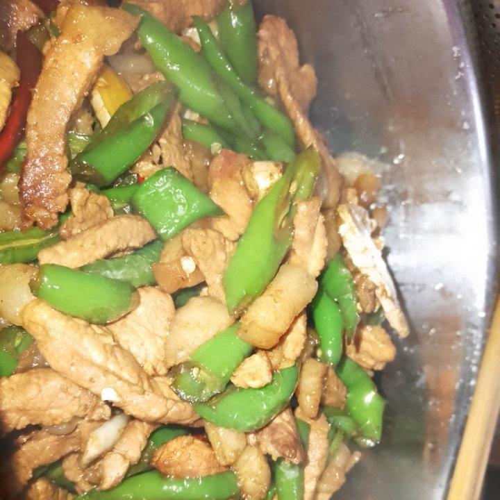 青椒肉丝，这样炒太好吃了。
