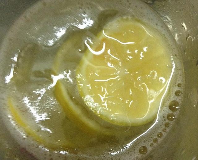 冰凉柠檬水的做法