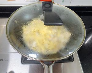 5分钟口菇炒鸡蛋😎的做法 步骤7
