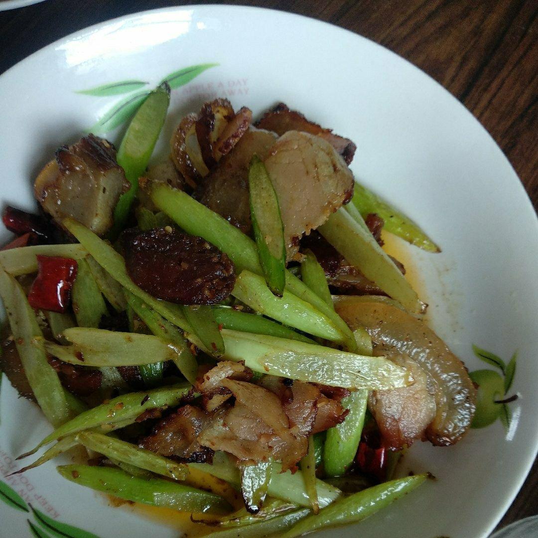 蒜苔炒腊肉