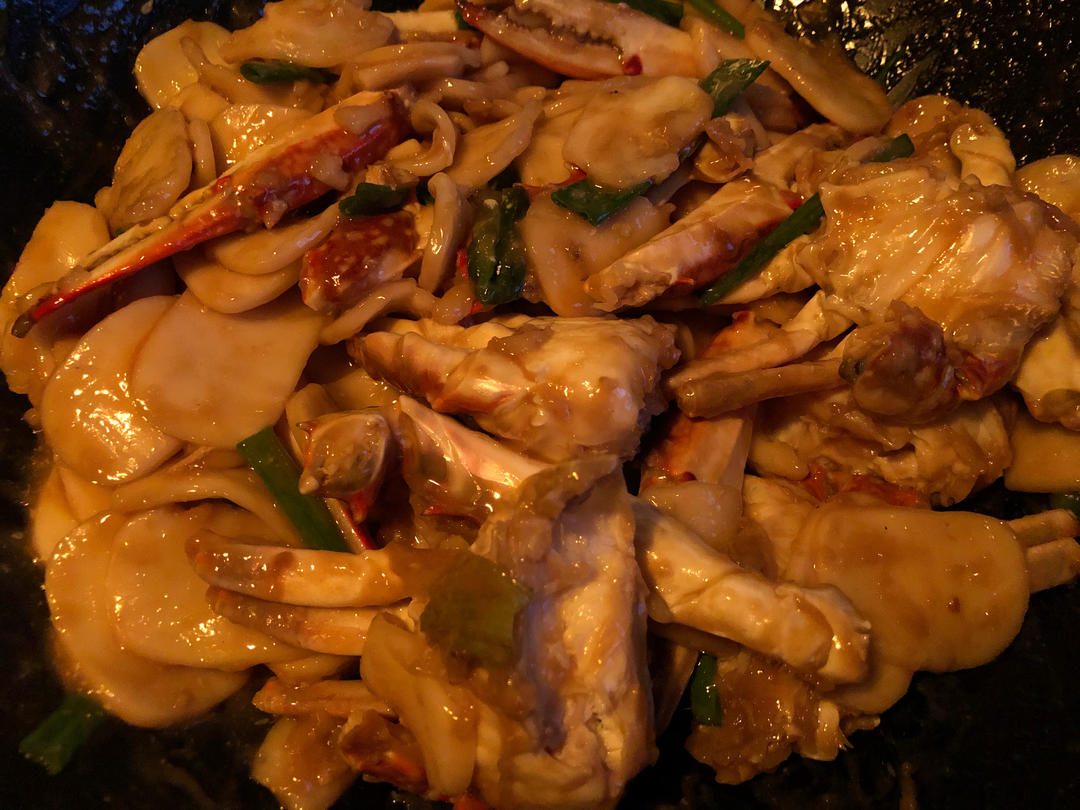 梭子蟹炒年糕～标准的江浙菜