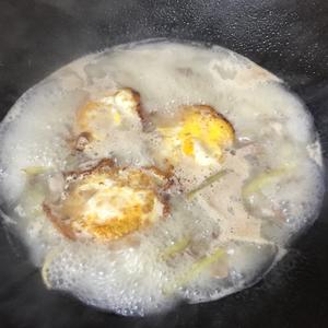 猪腰鸡蛋炒酒汤的做法 步骤3