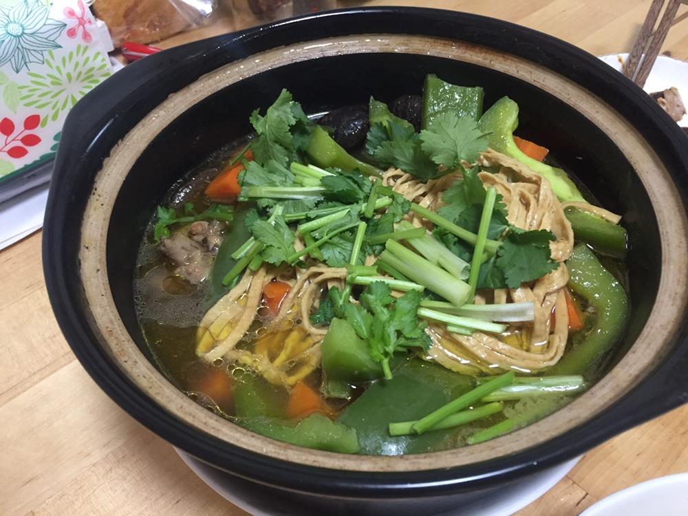 【黄焖鸡米饭】