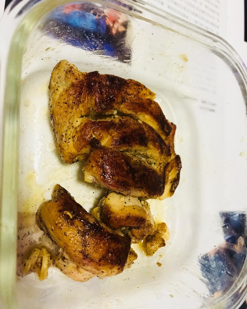 健身厨男版：香煎滑嫩鸡胸肉，全网最流行的鸡胸吃法！