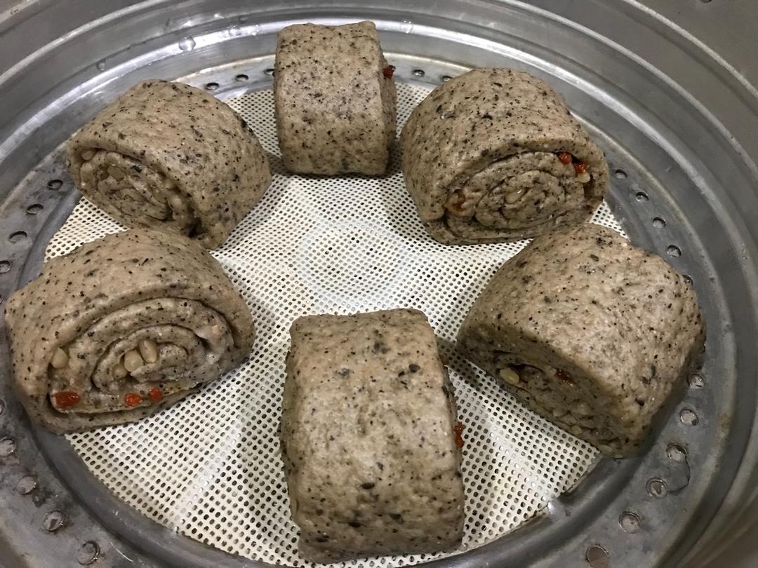 红糖红枣枸杞核桃馒头