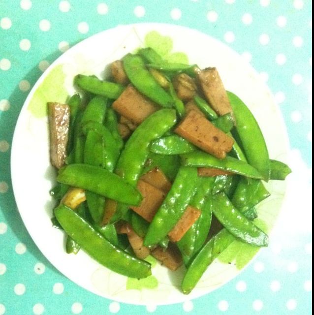 腊肠炒荷兰豆