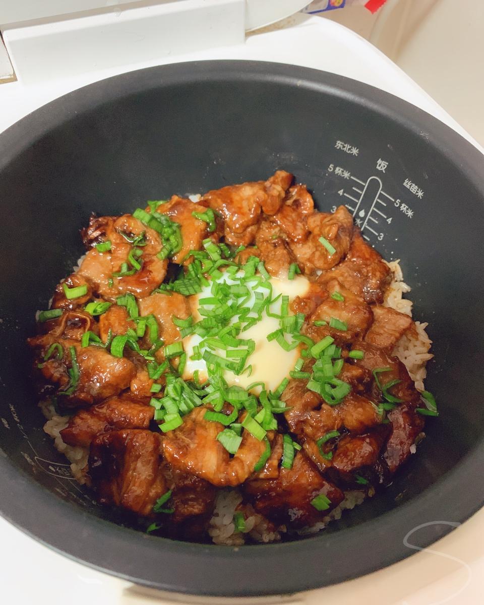 【电饭煲窝蛋牛肉饭】