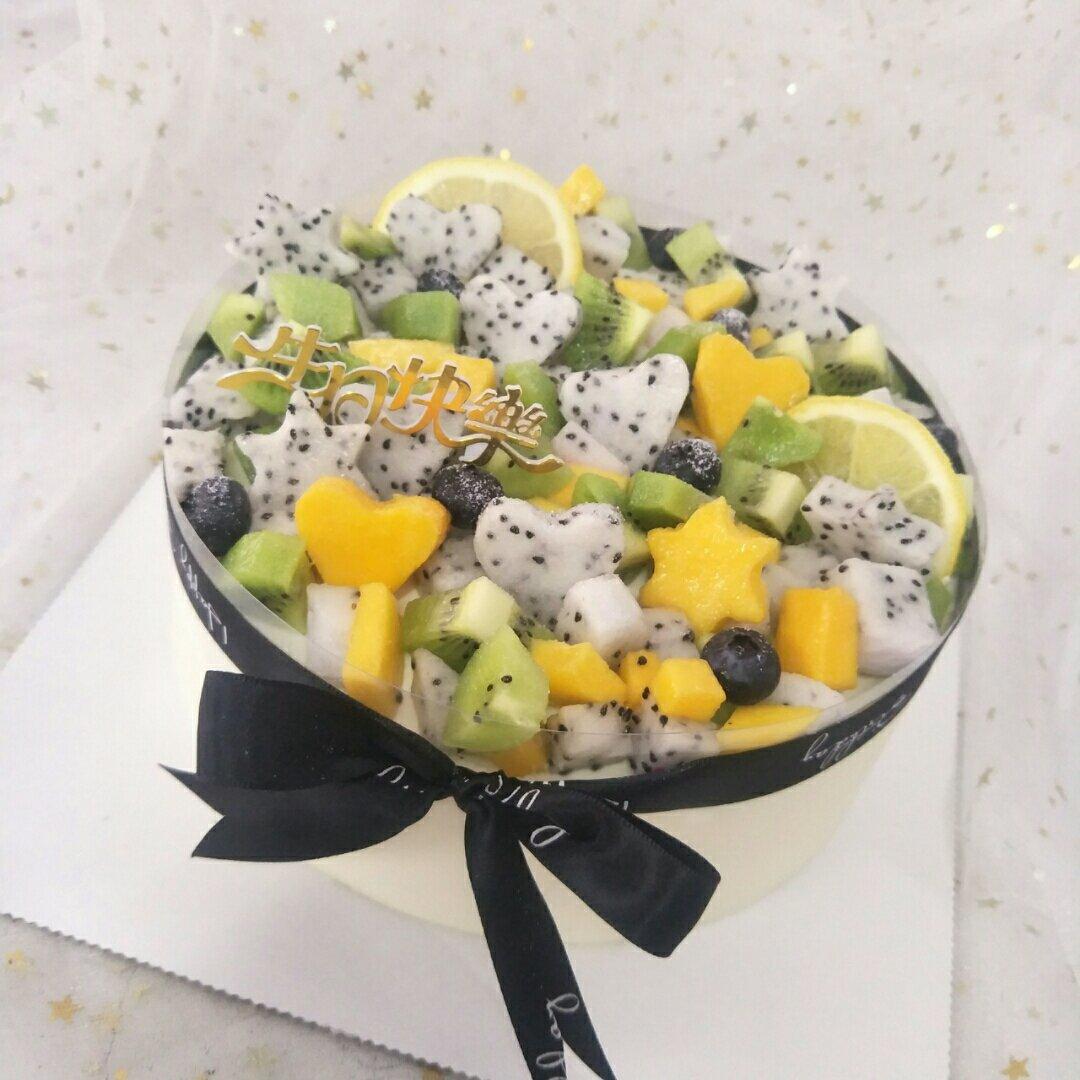 水果奶油装饰蛋糕