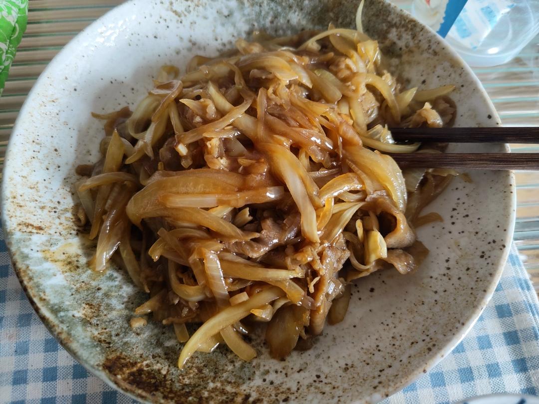 日式照烧肥牛                              模仿吉野家牛肉饭的牛肉版     自制家常照烧酱汁
