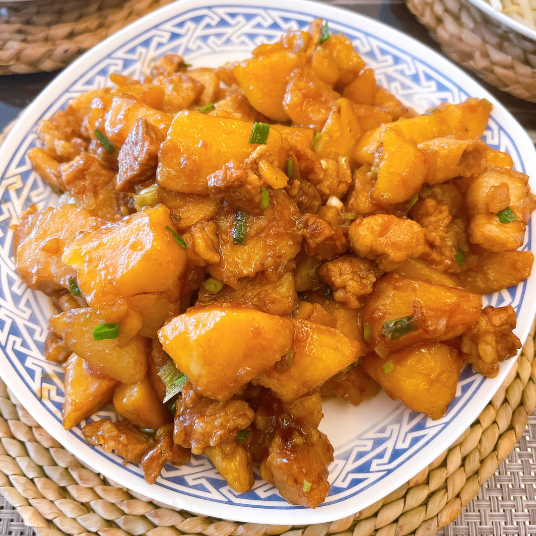 土豆烧肉简易版