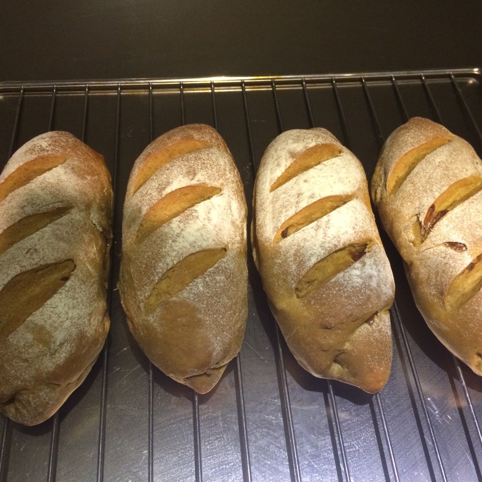 全麦红糖桂圆软欧包