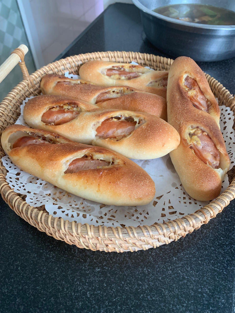 治愈甜腻的｜法式芥末籽香肠面包