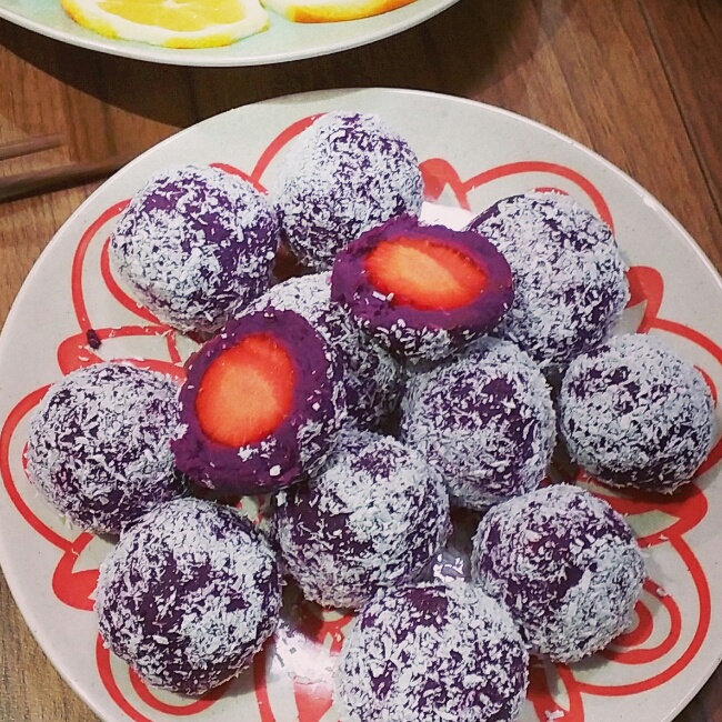 草莓椰蓉紫薯球