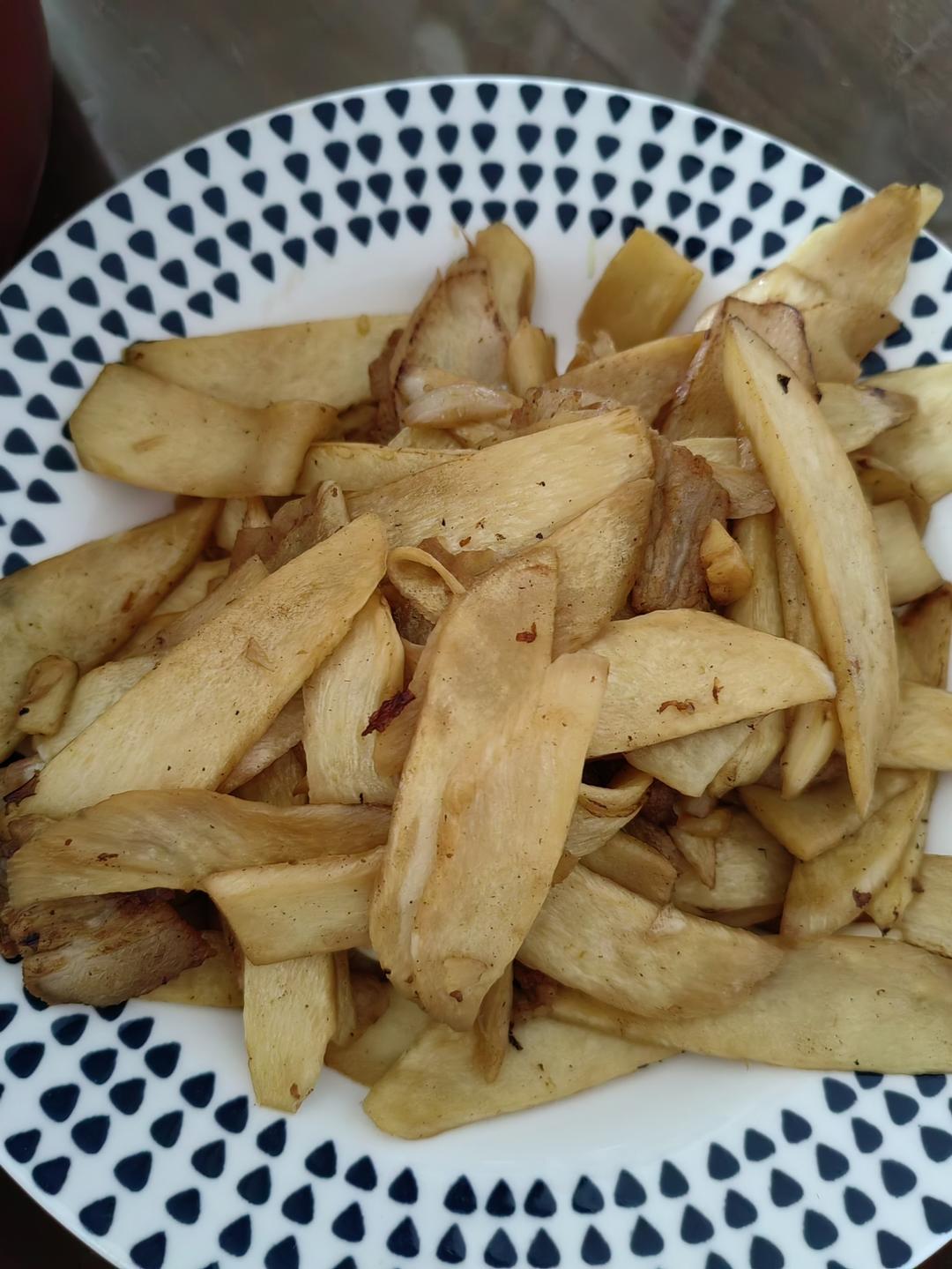 茭白这样做百吃不厌，茭白炒肉