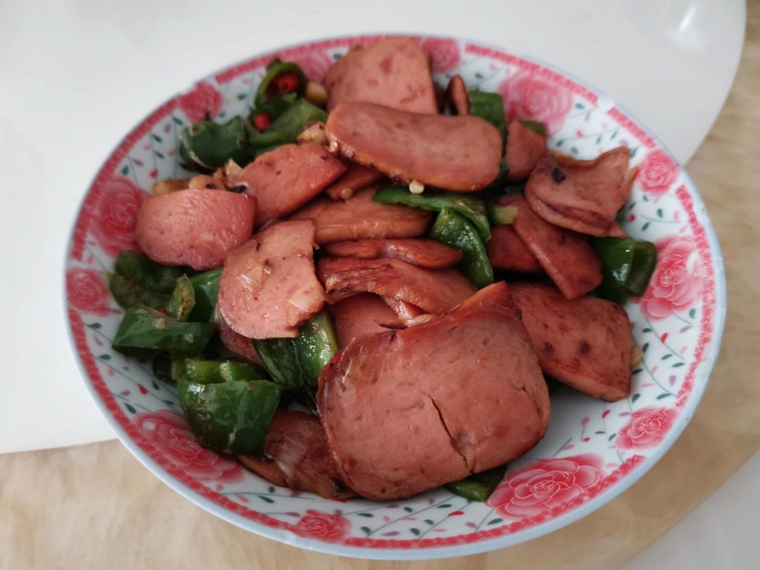 超级下饭的辣椒炒午餐肉