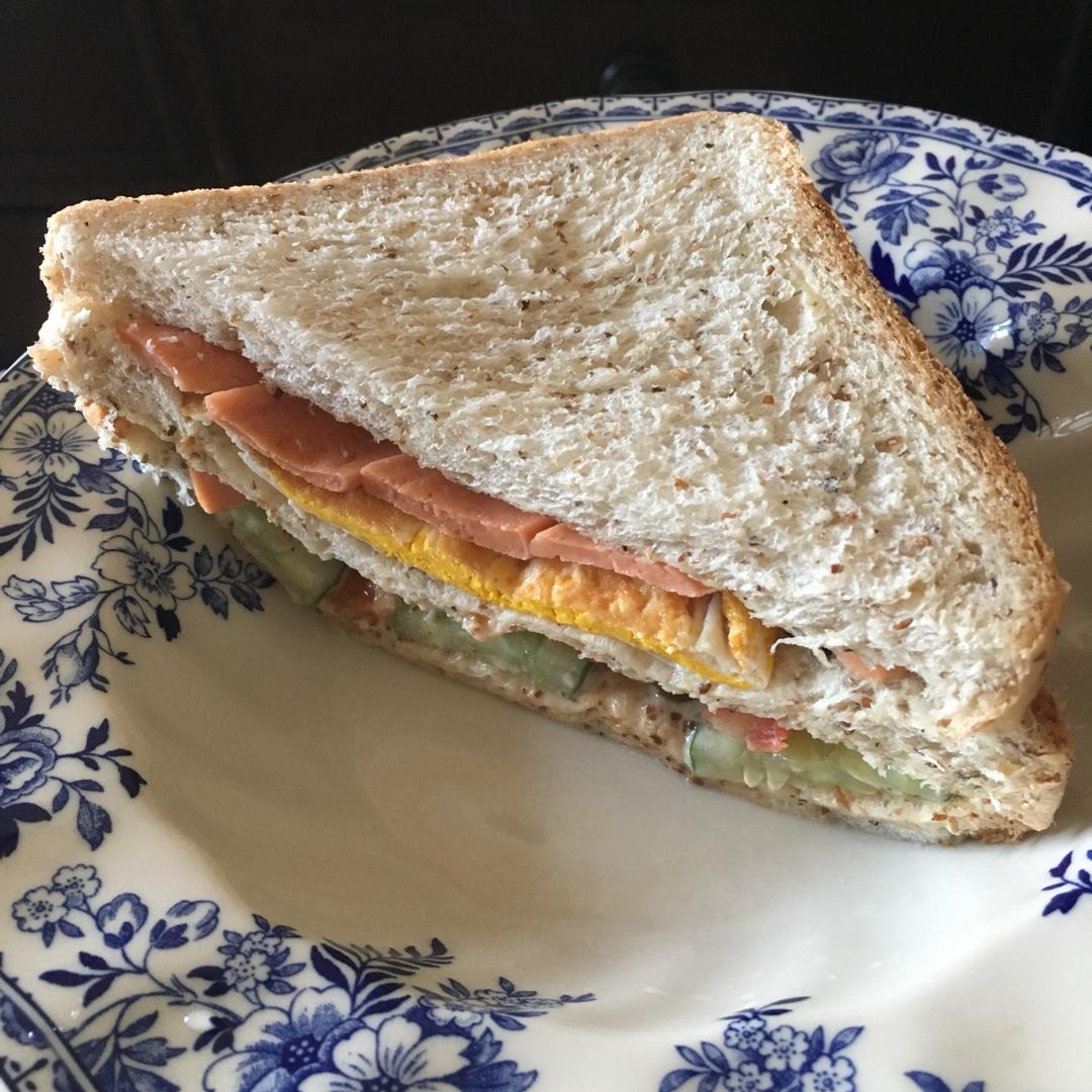 火腿芝士蛋三文治