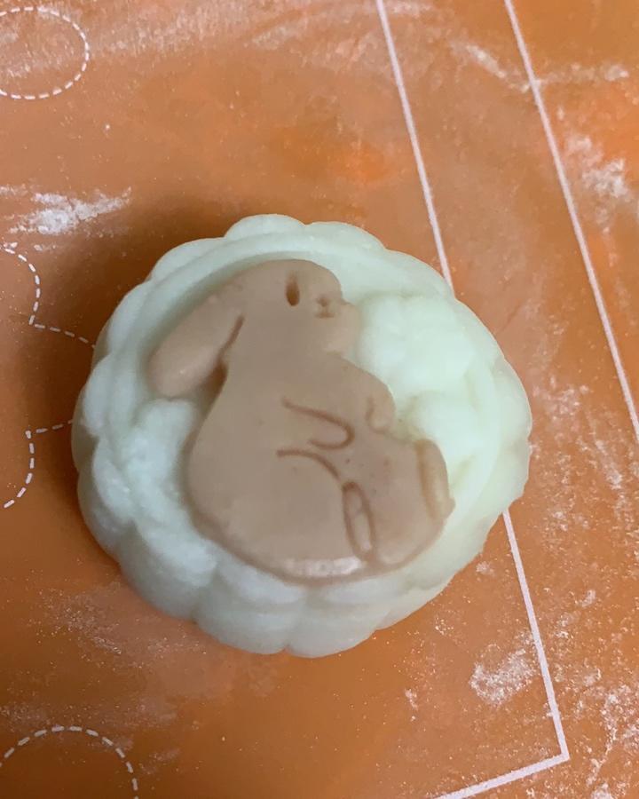 史上最简单包法的冰皮奶黄流心月饼（百分百成功）