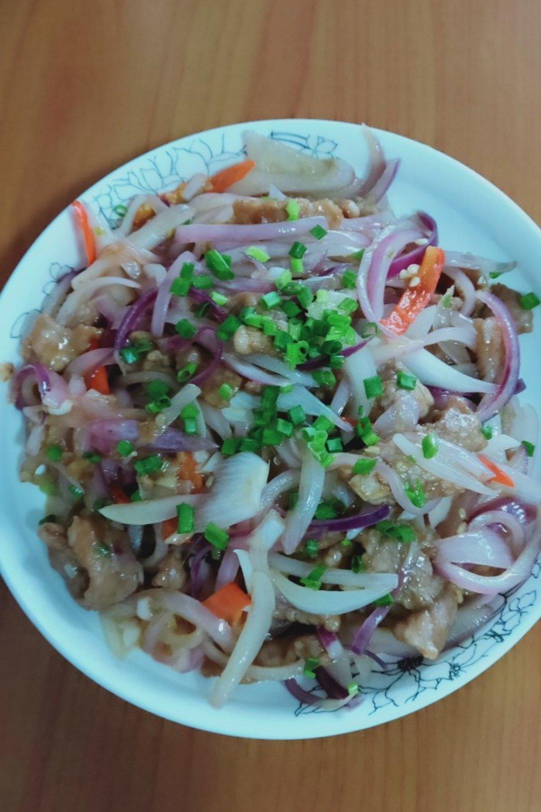 洋葱炒肉