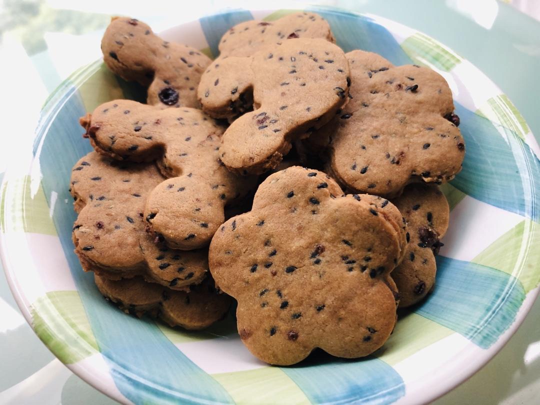 红糖黑芝麻饼干—酥脆无黄油快手版