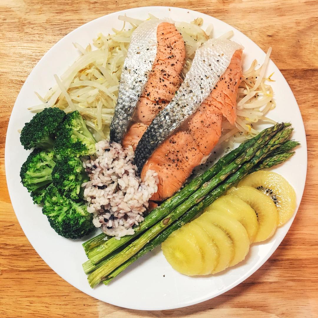 健康健身晚餐之三文鱼鲑鱼