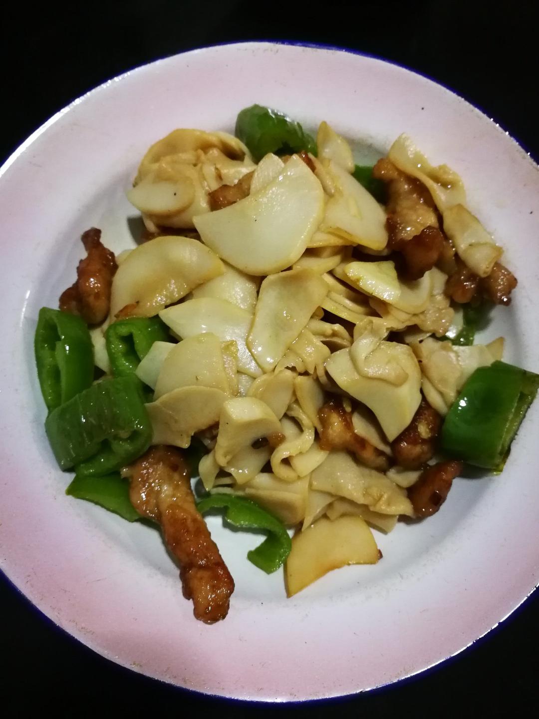 青椒素炒杏鲍菇