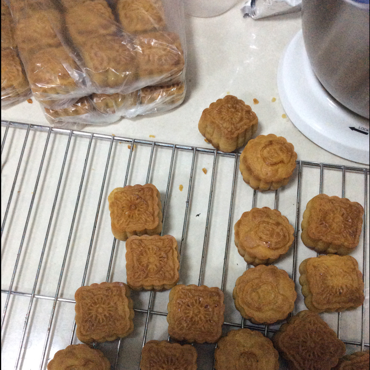 广式月饼——蛋黄莲蓉月饼