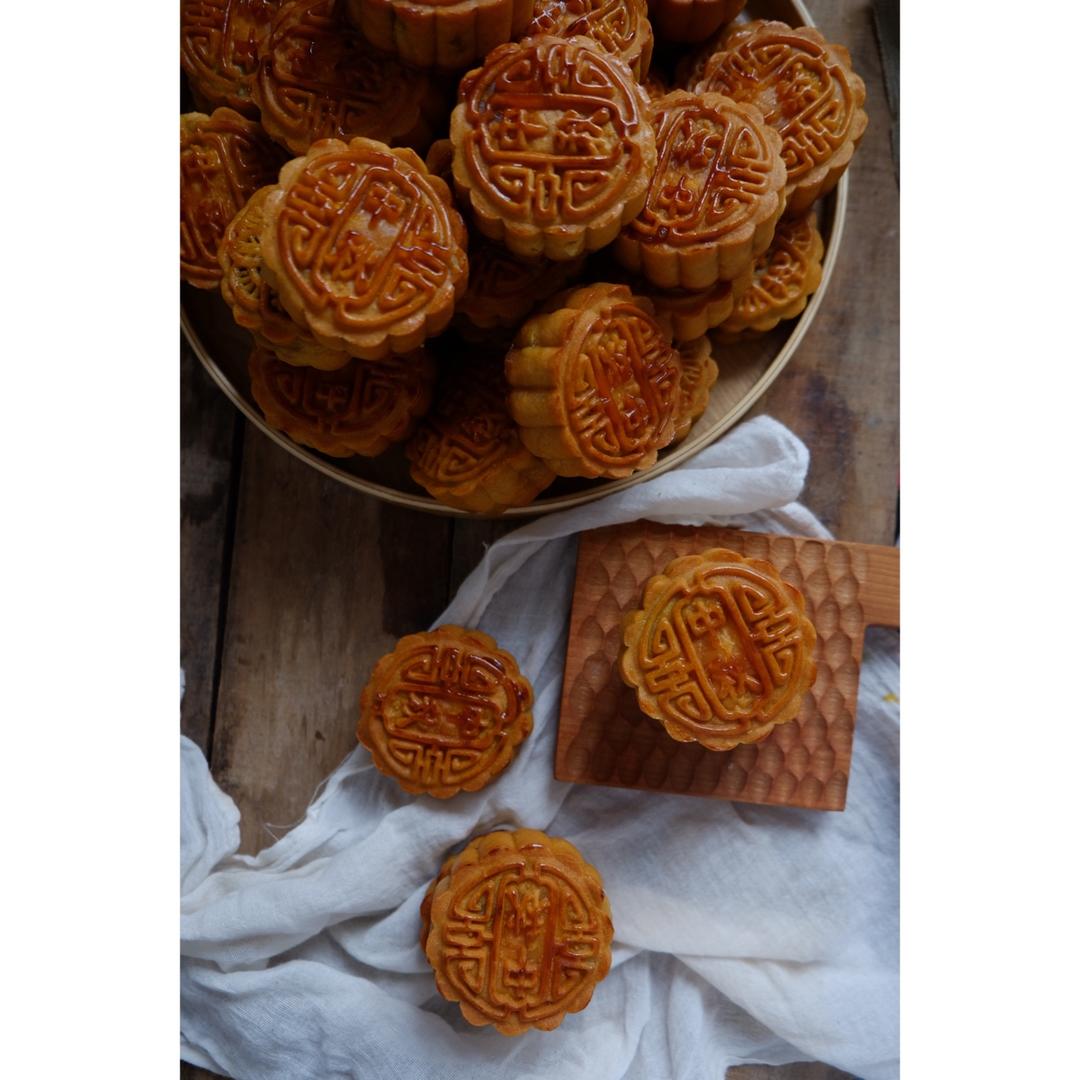 广式月饼——蛋黄莲蓉月饼