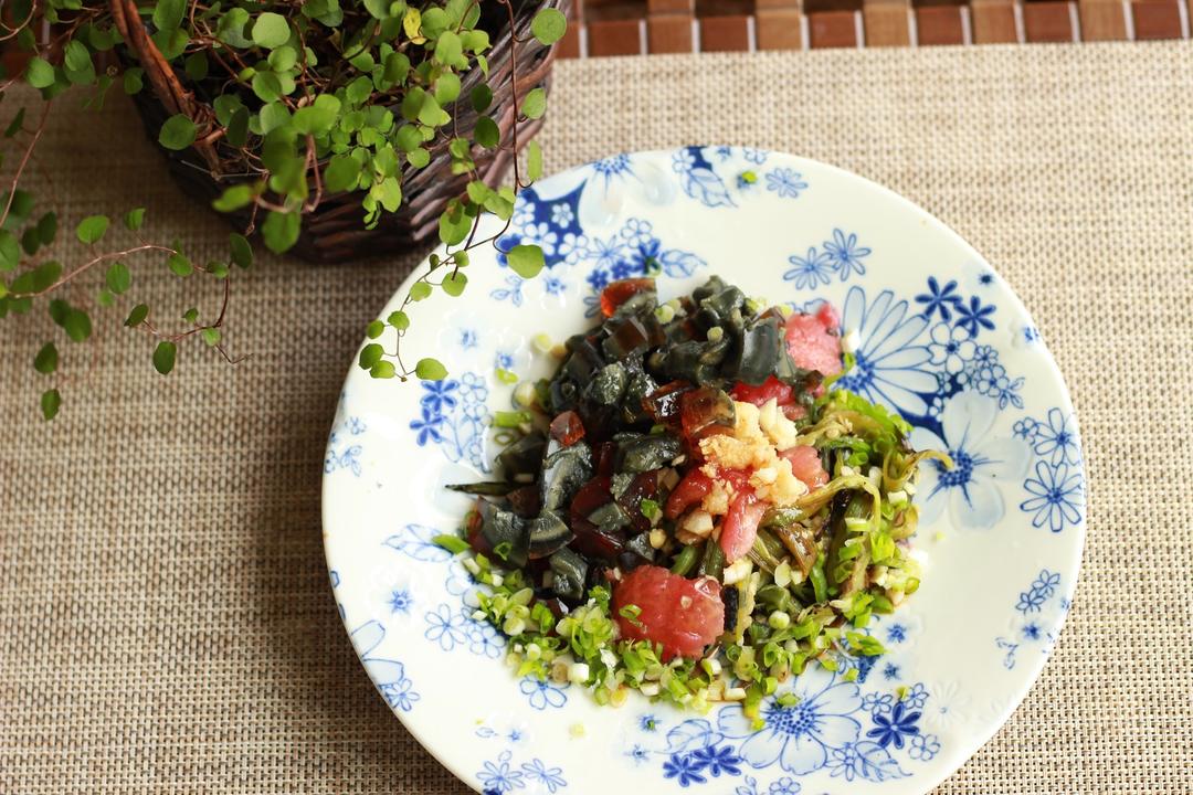 鱼秋辣椒拌皮蛋