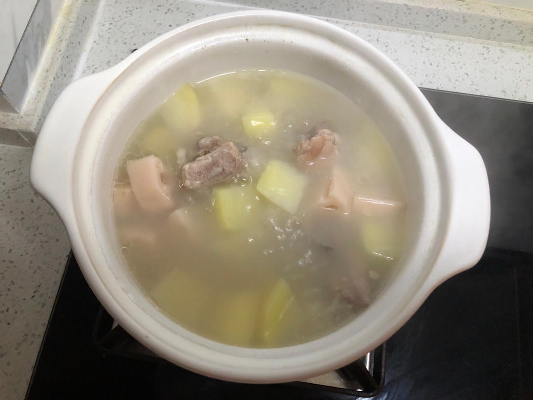 土豆番茄排骨煲