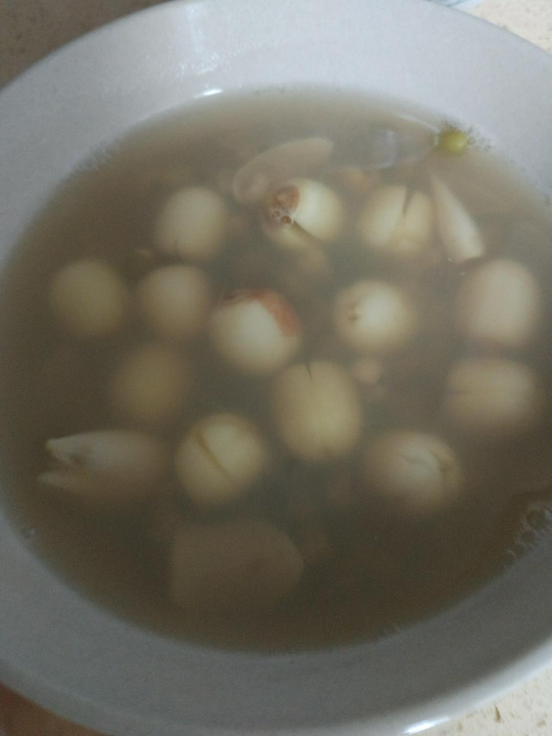 薏仁绿豆百合汤